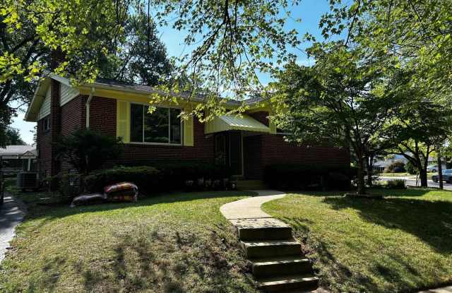 1906 REEDIE DR Gallery 2