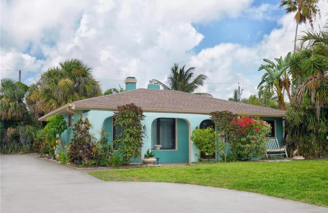 105 15TH STREET - 105 15th Street, Belleair Beach, FL 33786