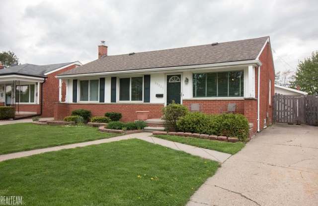 28823 Groveland - 28823 Groveland Street, Roseville, MI 48066