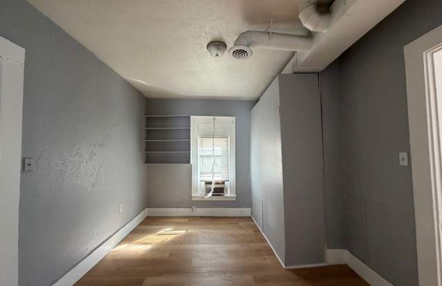 317 Commercial st Gallery 2