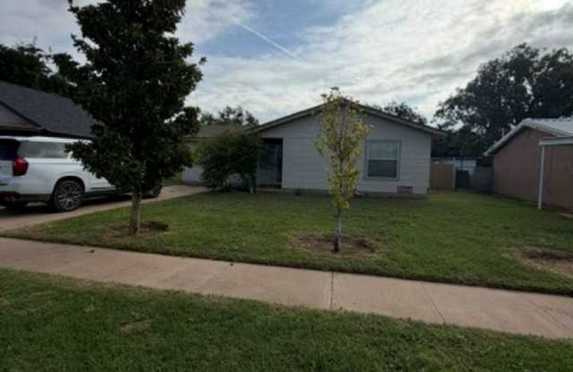 Furnished 3 bedroom 1 bath home Gallery 1