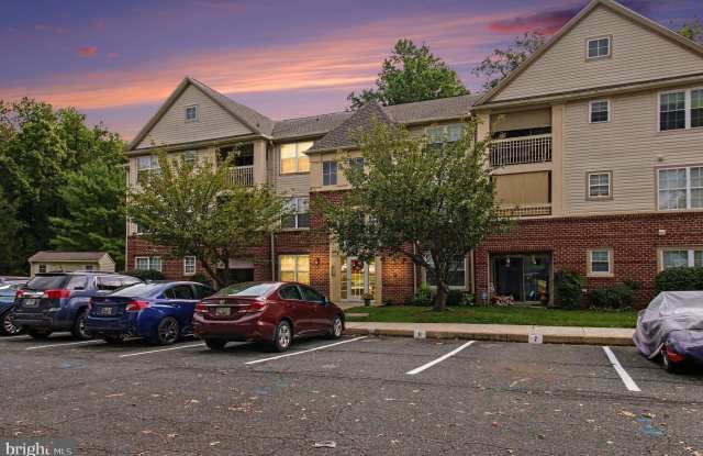 307 TALL PINES Court Gallery 2