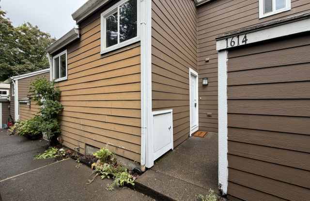 Beautiful West Linn Home with Dual Outdoor Patios, Bright Open Living Spaces & Outdoor Recreation Just Steps Away Gallery 1