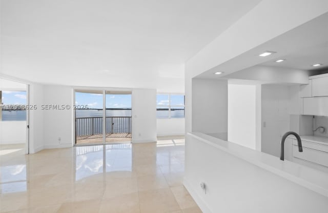 1420 Brickell Bay Dr Gallery 3