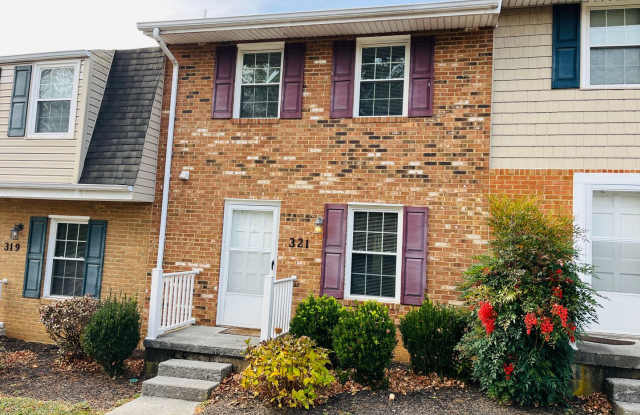 2 Bedroom, 1.5 Bath Townhouse photos photos