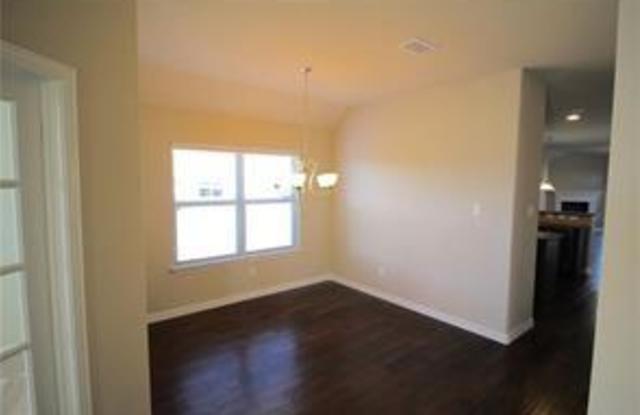 2808 Castle Creek Drive Gallery 3