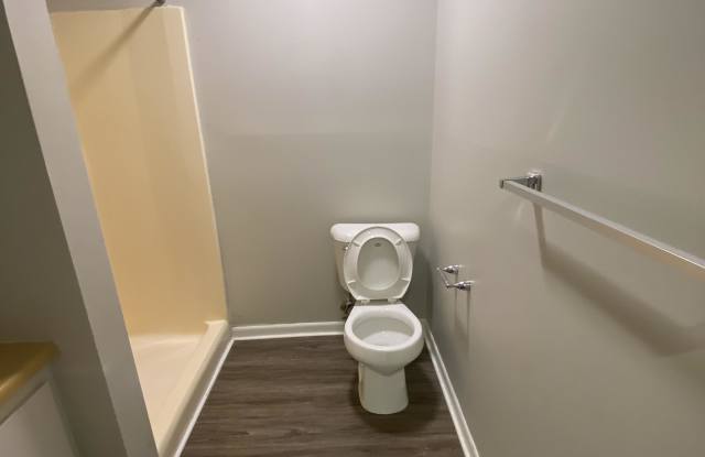 919 Applewood Lane - 1 Gallery 2