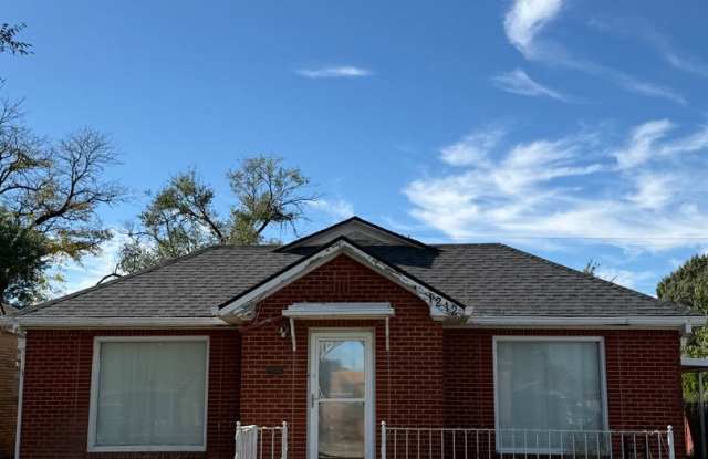 3 Bed Brick Home! Large Backyard! Highland School District! - 1212 Gidding Street, Clovis, NM 88101