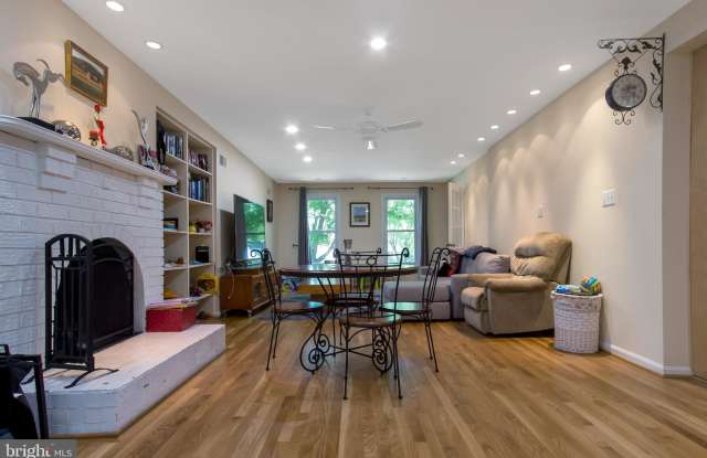 14001 N COMMONS WAY Gallery 4