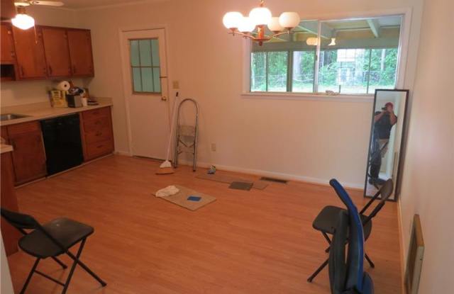 2571 Carolyn Drive SE Gallery 3