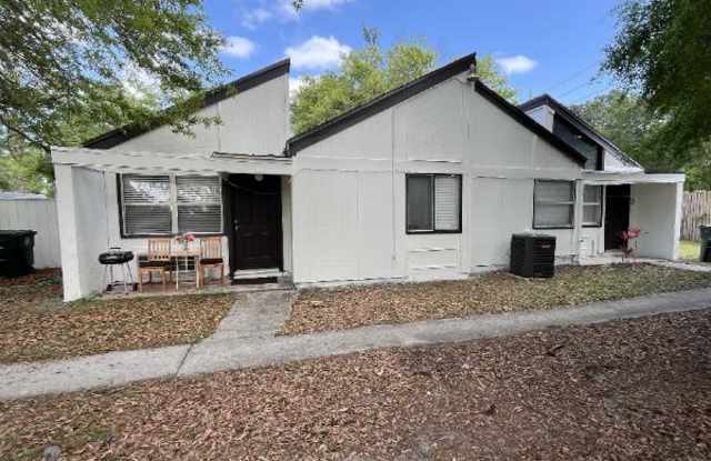 8230 San Jose Manor Drive East - 4 photos photos