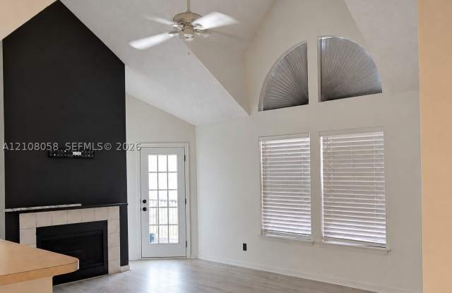 6160 WESTGATE Dr Gallery 3