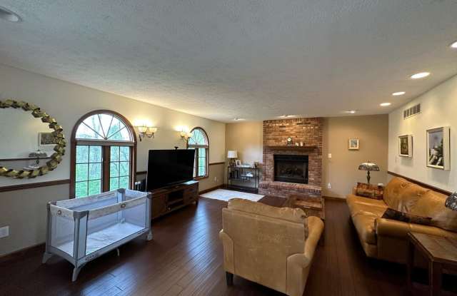 3825 E Devonshire Court Gallery 4