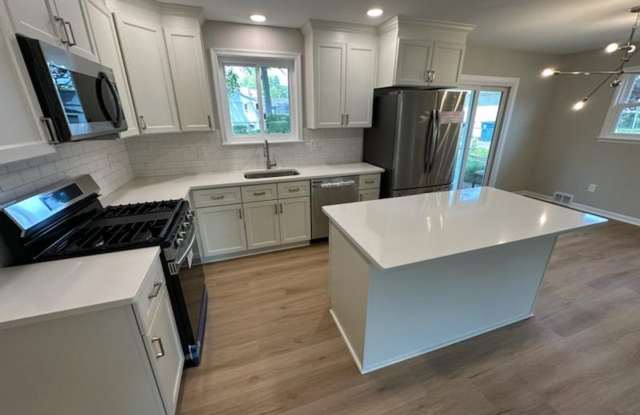 7504 Gresham St photos photos