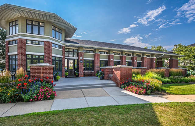 Woodlake Apartments Gallery 3