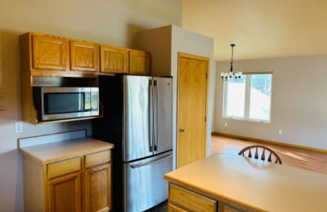 812 Caroline - 812 Caroline Street, Billings, MT 59105