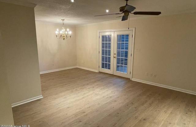 904 Persimmon Place Gallery 4