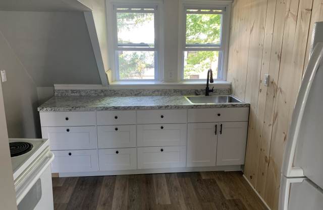 204 Main Street - 3 photos photos