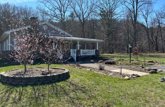 Rare Oasis: 2BR Home with Large Loft Area on 1.5 Acres Bordering National Forest and Fronting Dry River! photos photos