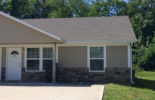 610 A West Market St Unit 2 - 610 A West Market Street, Warrensburg, MO 64093