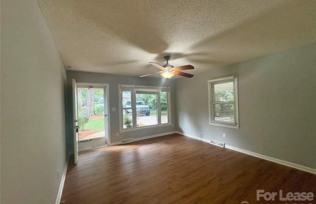 109 Holly Drive Gallery 3