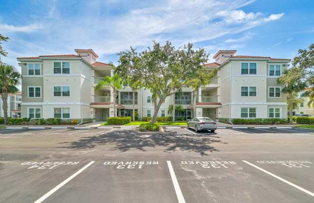 ** RARE 1 bed/1bath Condo in North Bonita - across from Coconut Point - Vacant, Move-in Ready** photos photos