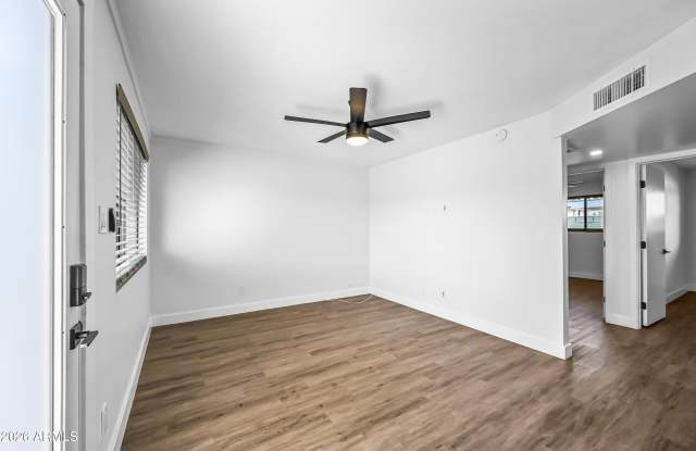 3133 E FAIRMOUNT Avenue photos photos