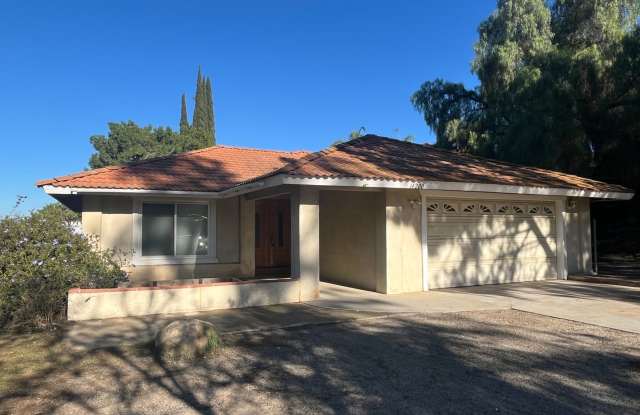 Spacious 3 Bedroom, 2 Bath Home for rent - 14200 Martin Place, Woodcrest, CA 92503