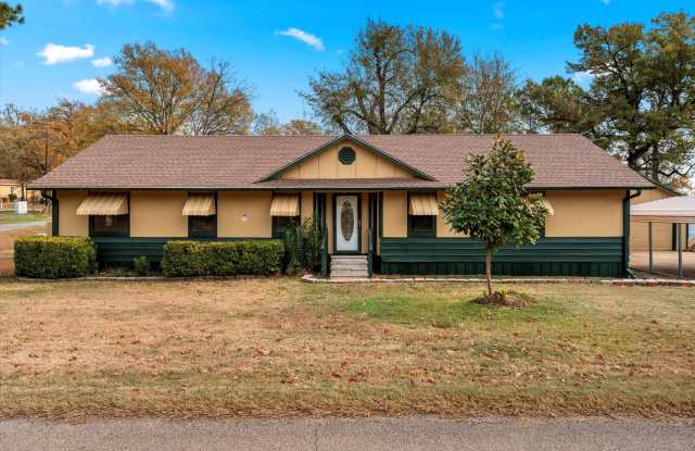 Available Now Private Backyard - 602 Legendary Lane, Gun Barrel City, TX 75156