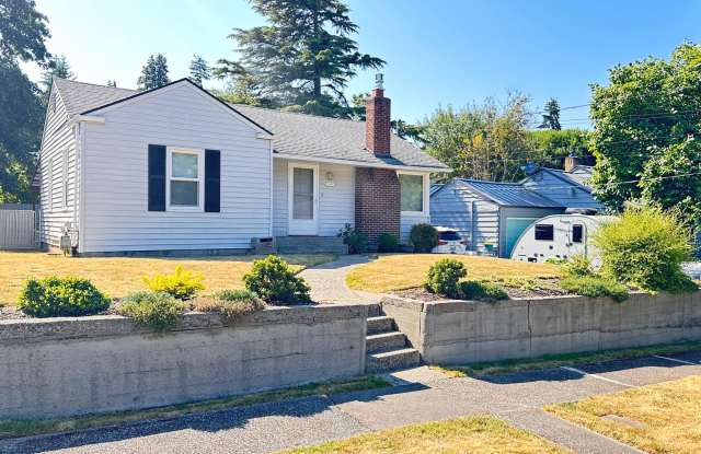 Cozy Midcentury Cottage with AC for Rent in Skyway photos photos