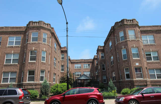 4931 N Kedzie Ave photos photos