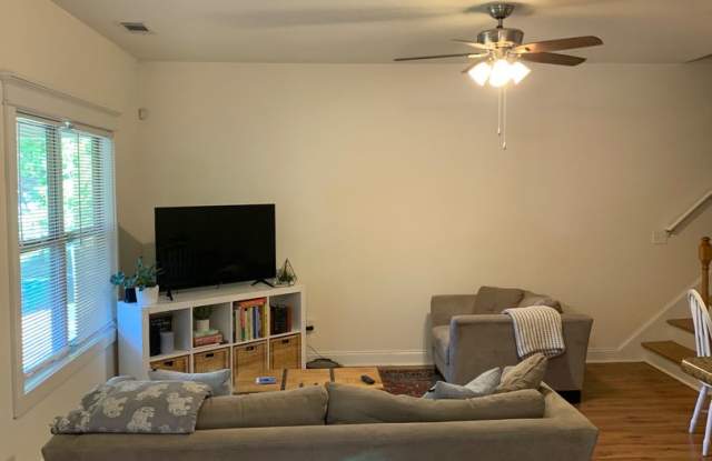 Four Bedroom Near Downtown Available for Pre-Lease! Gallery 3