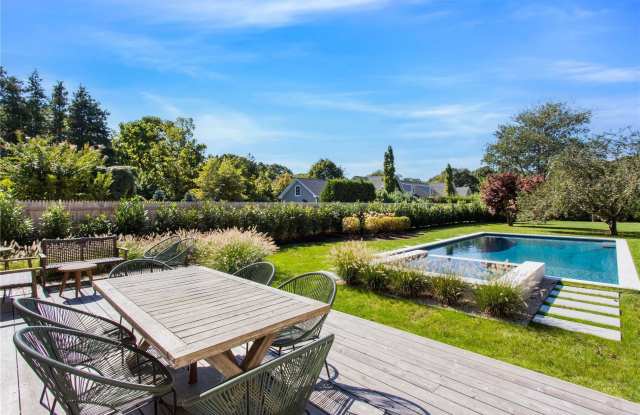 93 Oneck Lane - 93 Oneck Lane, Westhampton, NY 11978