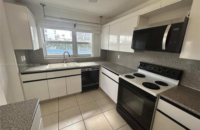 1825 S Ocean Dr photos photos