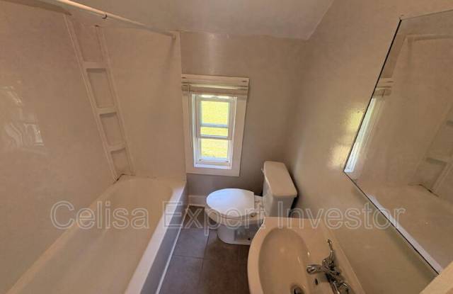 2401 Miner Street(G) Gallery 4