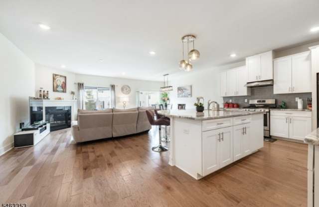 15 Gerhard Pl Gallery 1