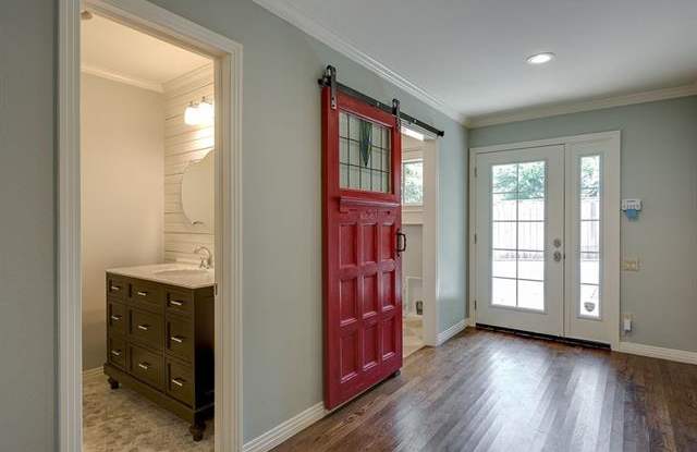 6807 La Vista Drive Gallery 2