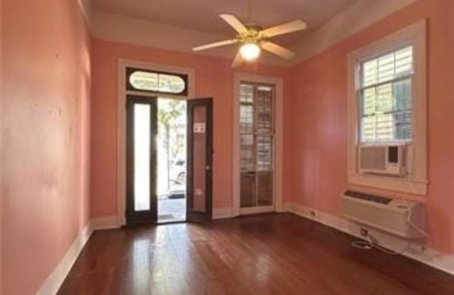 933L LOUISA Street Gallery 2