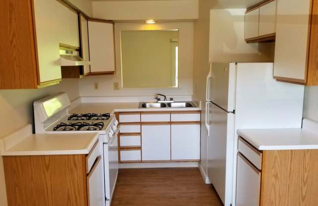 Wonderful 1BD in Great Downtown Zelienople Location! Call Today photos photos