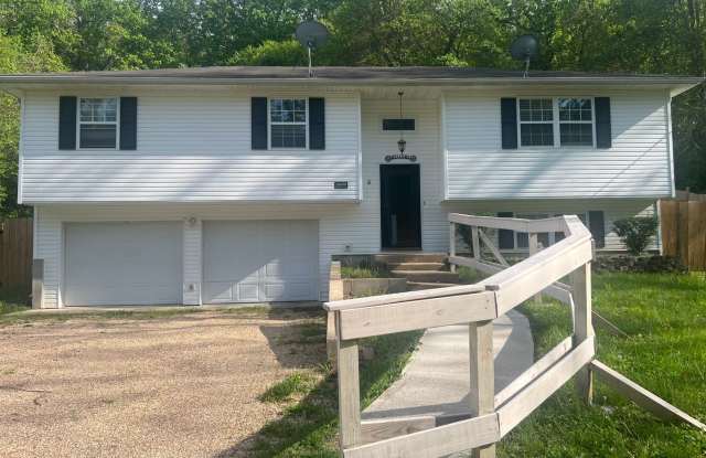 For Rent in St. Robert, MO – Spacious 4 Bed / 3 Bath Home photos photos