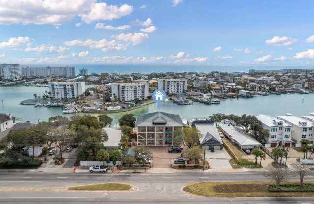 724 Harbor Boulevard Gallery 1
