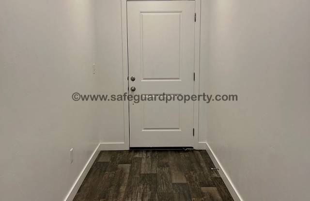 Stunning Townhome in Great Location Gallery 4
