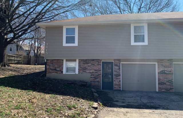 3815 Northeast Colonial Drive - 3815 Northeast Colonial Drive, Lee's Summit, MO 64064