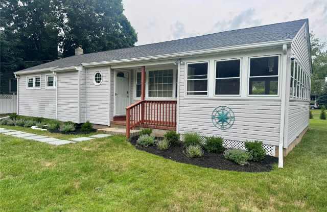220 Fiddler Lane Gallery 1