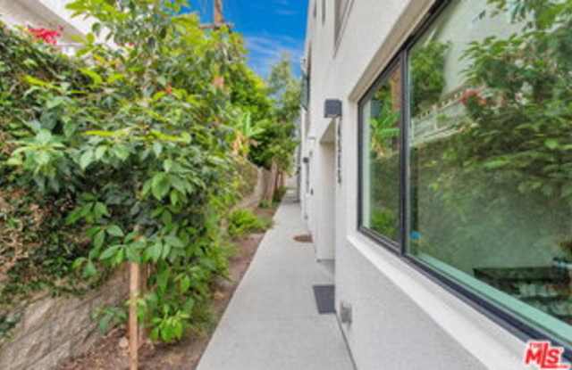 4515 Ayla Lane Gallery 2