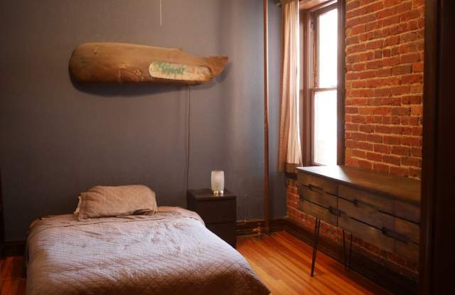 1475 Humboldt St Unit 8 Gallery 2