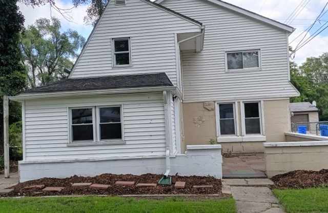 Spacious 3 bedroom 1 Bath in Warren! Gallery 4