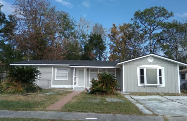 7463 Cenaturi Rd - 7463 Centauri Road, Jacksonville, FL 32210