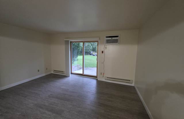 654 Foxtree Circle #5 Gallery 3