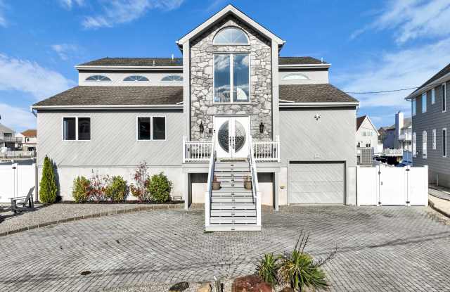 3330 Windsor Avenue photos photos